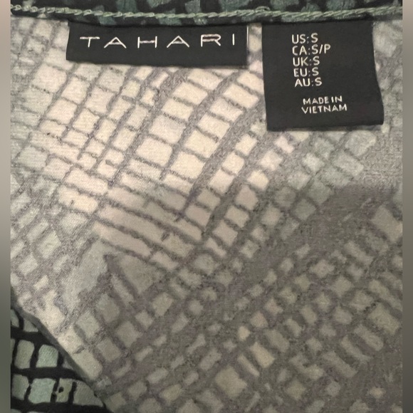 Tahari Cowl Neck Tank Green S NWOT - Picture 7 of 7